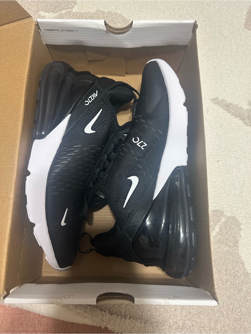 Nike Air Max 270 Woman’s Black/White Running Shoes